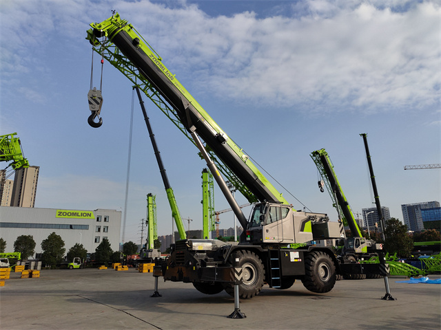 面向沙漠油田施工的ZRT1100越野輪胎起重機關鍵技術及應用-三等-2310015-301.jpg